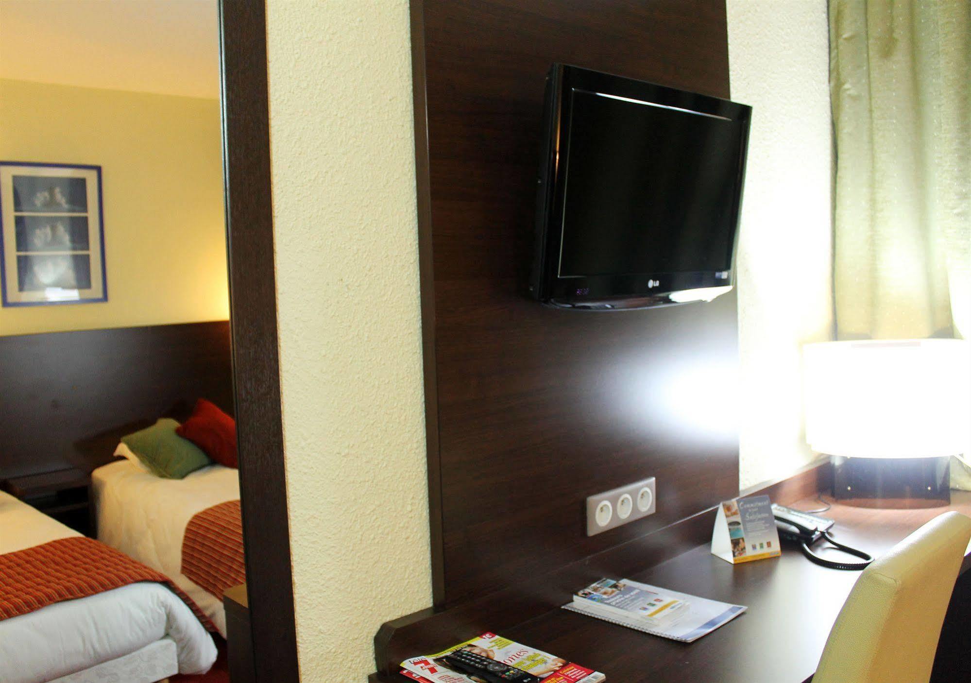 The Originals City, Hotel Paris Sud, Orly-Draveil Buitenkant foto